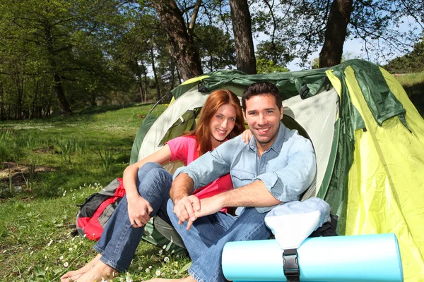 Couple doing camping in summer — Stock Photo, Image
