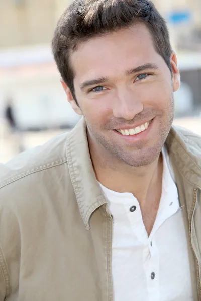 Portrait of handsome smiling man — Stock Photo, Image