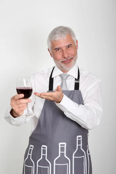 Serveur de vin debout sur fond blanc — Photo