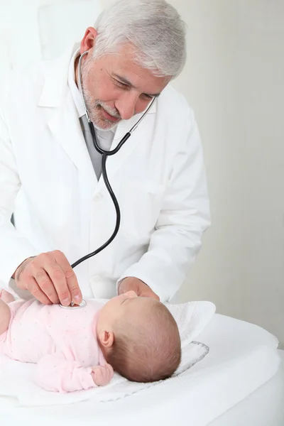 Pediatra — Fotografia de Stock