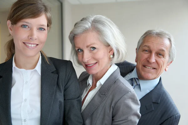 Üzleti csapat áll az office portréja — Stock Fotó