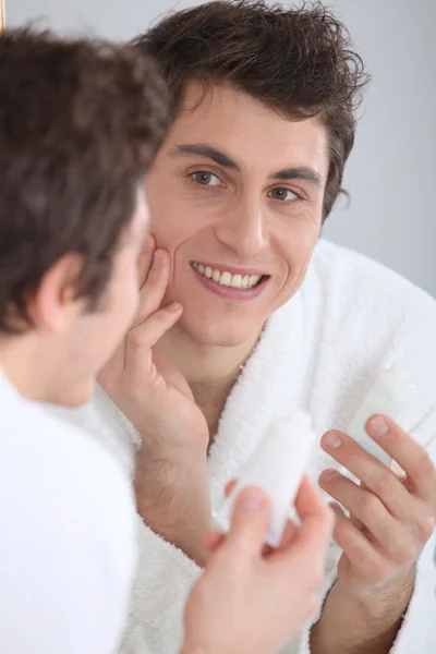 Männliche Hautpflege — Stockfoto