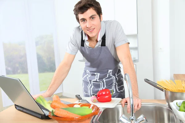 台所の男 — ストック写真