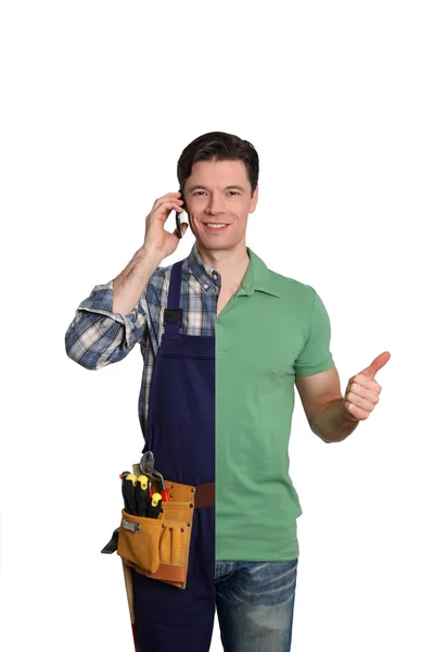 Müşteri yardım için telefonda konuşurken esnaf — Stok fotoğraf