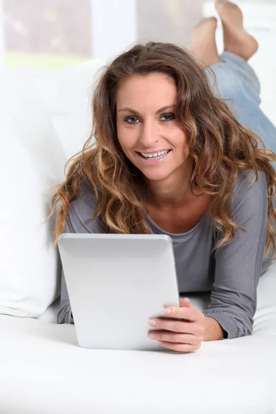 Beautiful woman with electronic tablet — Stock Photo, Image
