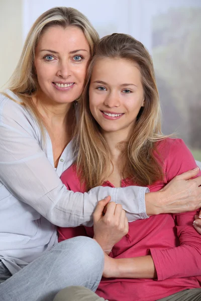 Madre e hija —  Fotos de Stock