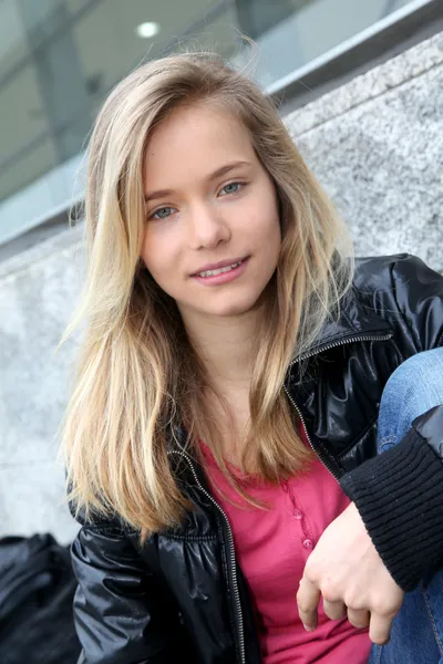 Closeup of teenage girl — Stock Photo, Image