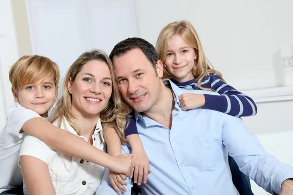 Boldog családi portré — Stock Fotó