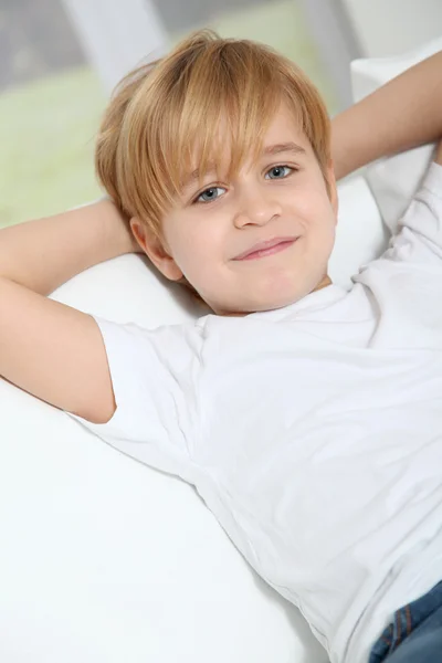 Retrato de menino de 8 anos — Fotografia de Stock