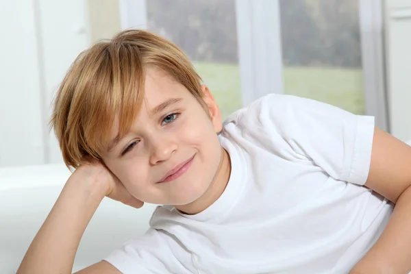 Portret 8-letni chłopiec — Zdjęcie stockowe