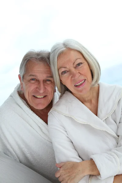 Boldog idősebb pár, wellness-központ portréja — Stock Fotó