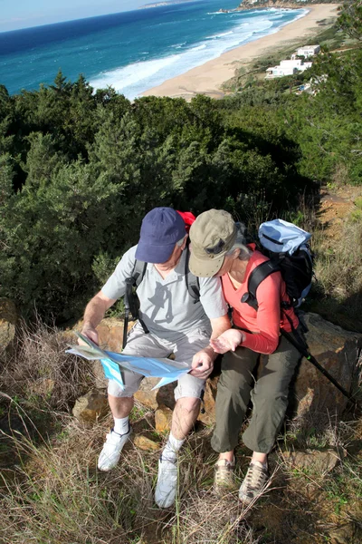 Senior couple on hiking day — Stock Photo, Image
