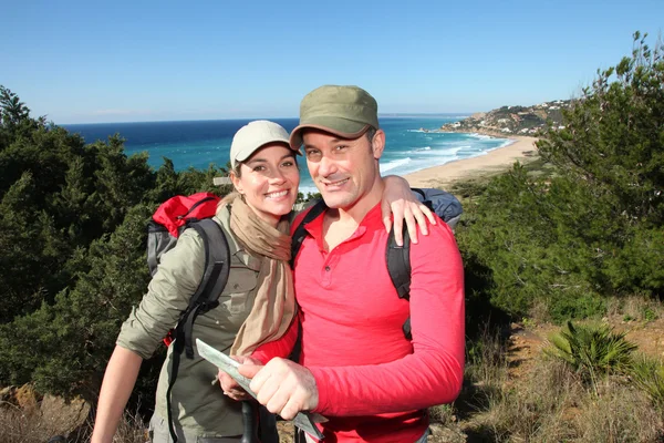 Couple on a hiking day — Stock Photo, Image