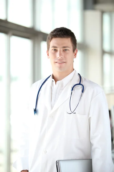 Joven médico — Foto de Stock