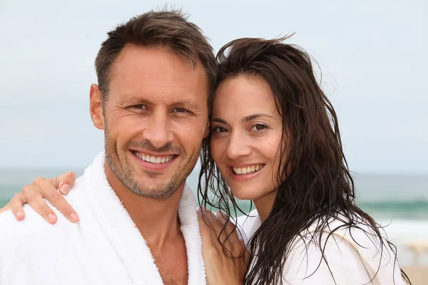 Happy couple in spa treatment — Stock Photo, Image