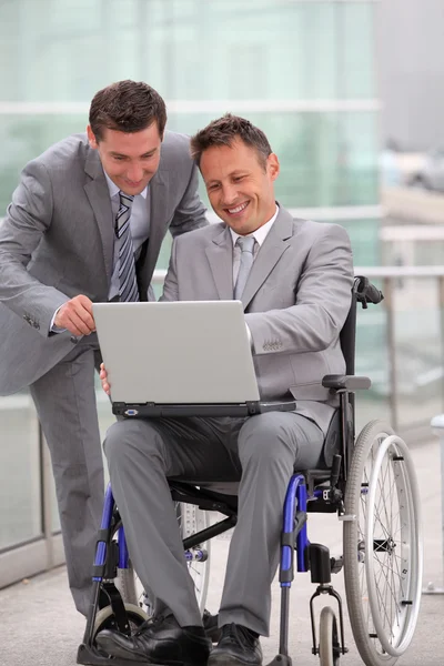 Людина в інвалідному візку — стокове фото