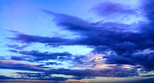 Nuvens do amanhecer — Fotografia de Stock