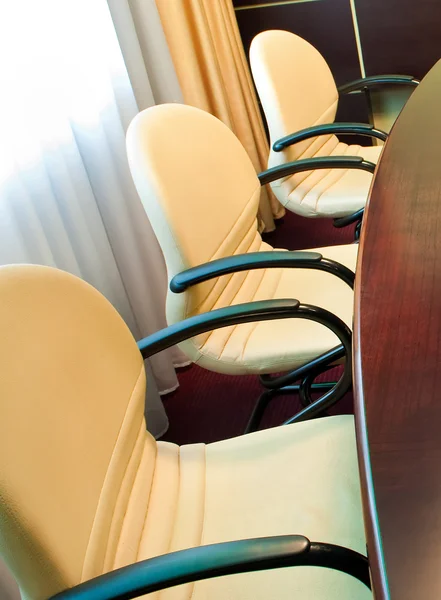 Καρέκλες στην αίθουσα συνεδριάσεων — Φωτογραφία Αρχείου