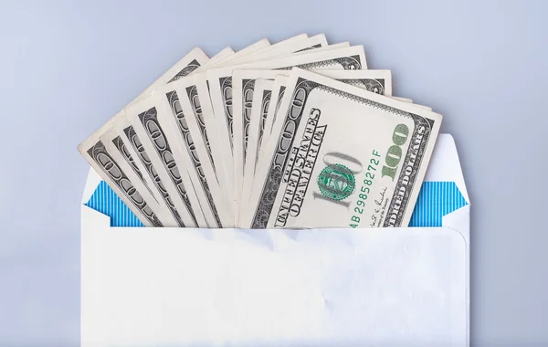 Dollar sedel i kuvertet — Stockfoto