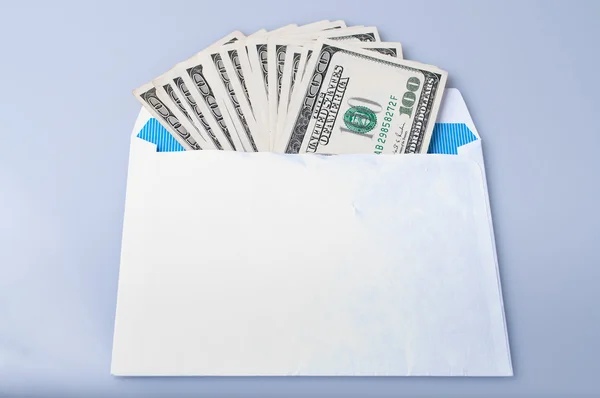 Dolarlık banknot zarf içinde — Stok fotoğraf
