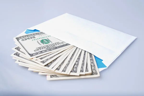 Dollar bankbiljet in de envelop — Stockfoto