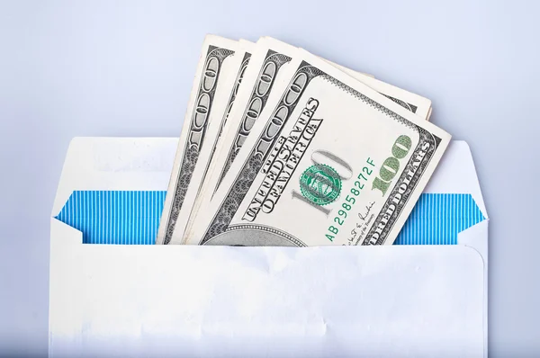Dollar sedel i kuvertet — Stockfoto