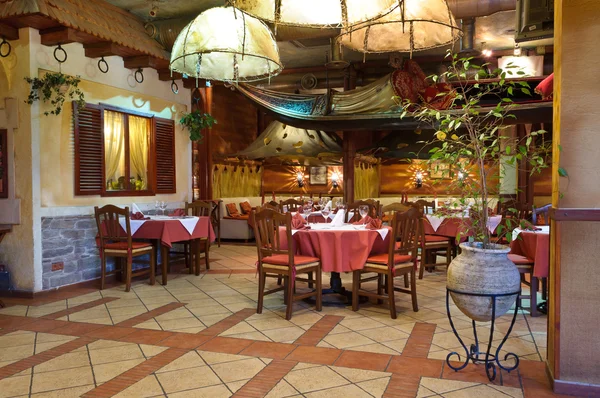 Restauracja włoska — Zdjęcie stockowe