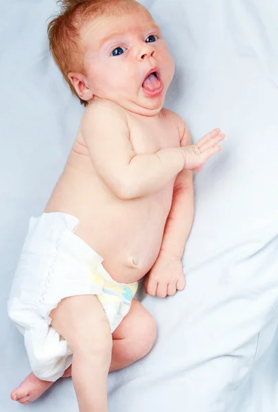 Este é um bebê recém-nascido bonito — Fotografia de Stock