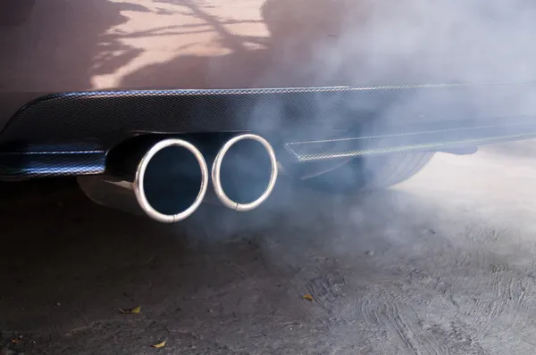 汽车排气管 — 图库照片