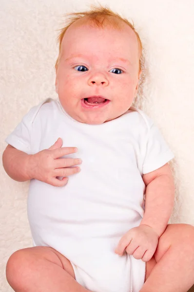 Este es un lindo bebé recién nacido. —  Fotos de Stock