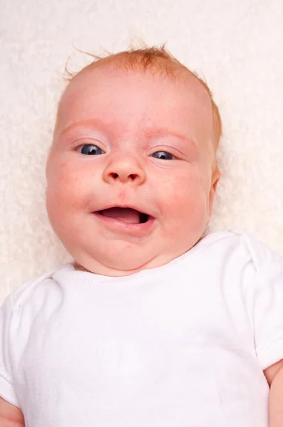 Detta är en söt newborn baby — Stockfoto
