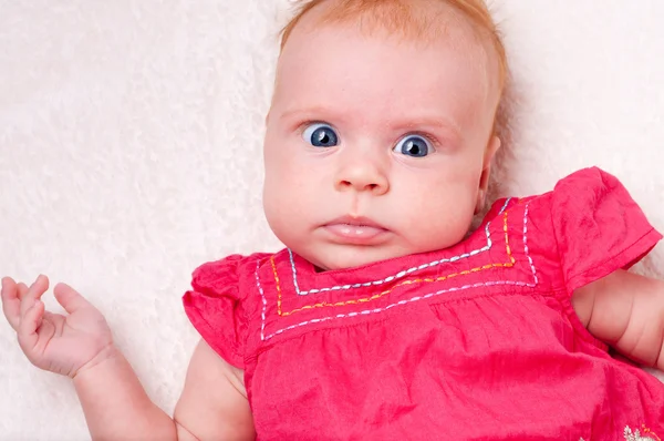 Menina bebê em vestido rosa — Fotografia de Stock