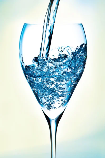 Ποτήρι με φρέσκο νερό — Φωτογραφία Αρχείου