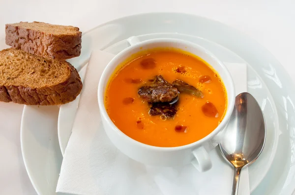 フォアグラのポワレとカボチャのスープ — ストック写真