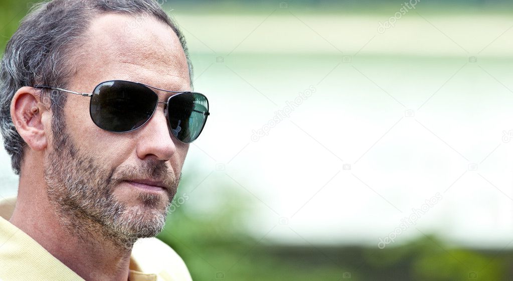 Mature man with sunglasses