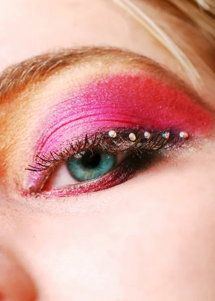 Weibliches Auge mit Make-up — Stockfoto