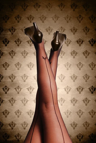 Kobieta piękne nogi w pończochach — Zdjęcie stockowe