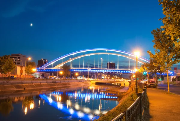 Ponte Basarab durante a noite — Fotografia de Stock