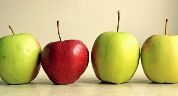 Fila de manzana — Foto de Stock