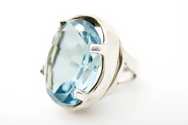 Pierścień z niebieski topaz — Zdjęcie stockowe