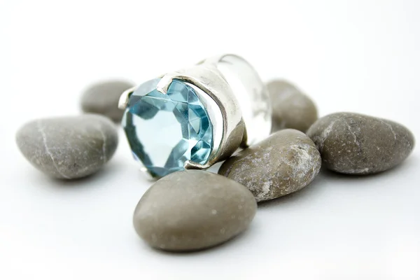 Ring with blue topaz — Stockfoto