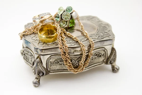Juwelen op het vak — Stockfoto