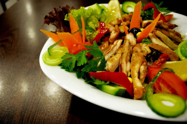 Delicious chicken salad — Stock Photo, Image