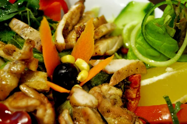 Lezzetli Tavuk salatası — Stok fotoğraf