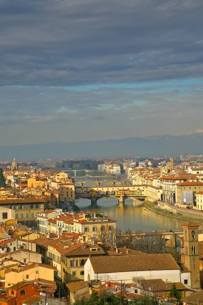 View on Ponte Vecchio in Florence from above — стоковое фото