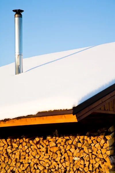 Housetop in winter — Stock Photo, Image