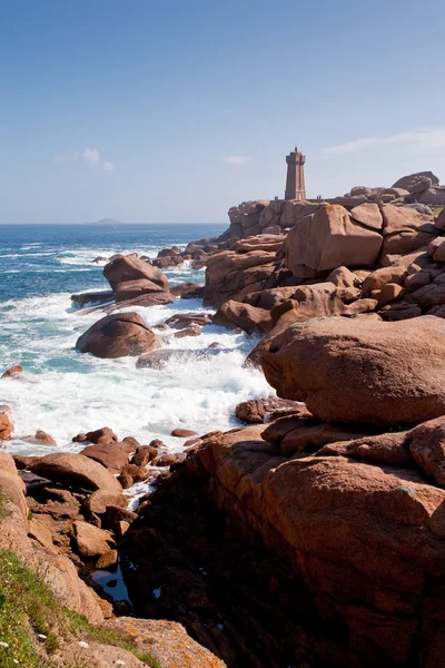 Rose lighthouse on Pink Granite Coast in France — Stock Photo, Image