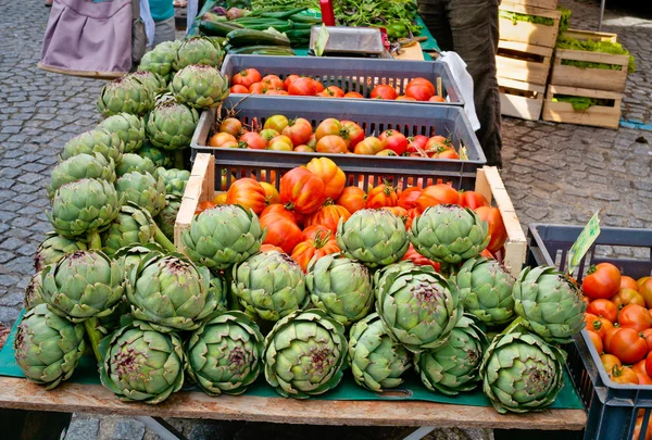 Vegetable market in summer day — Stock Photo, Image