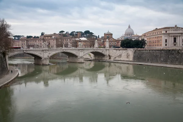 Roma'da tiber görüntüleyin — Stok fotoğraf