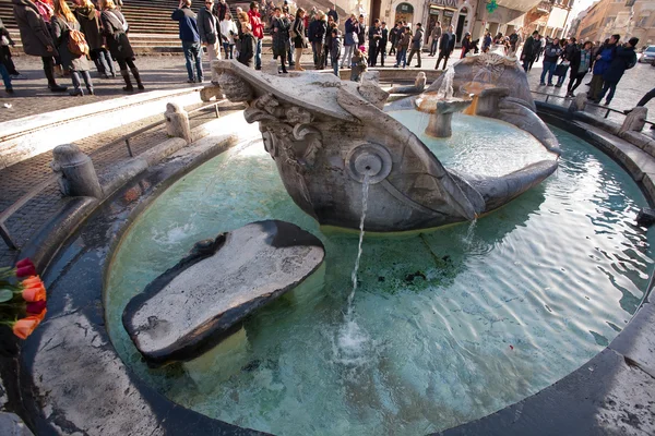 Fuente del viejo barco en Roma — Foto de Stock